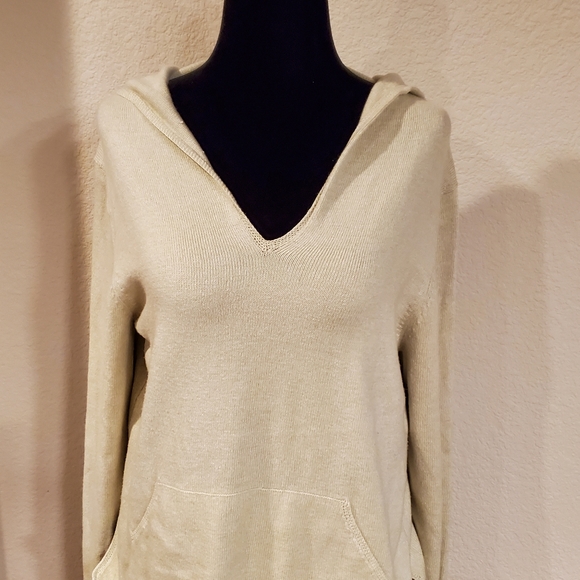 itsu Tops - ♡♡♡♡♡  NWOT.  Knit sweater hoodie with kangaroo pocket